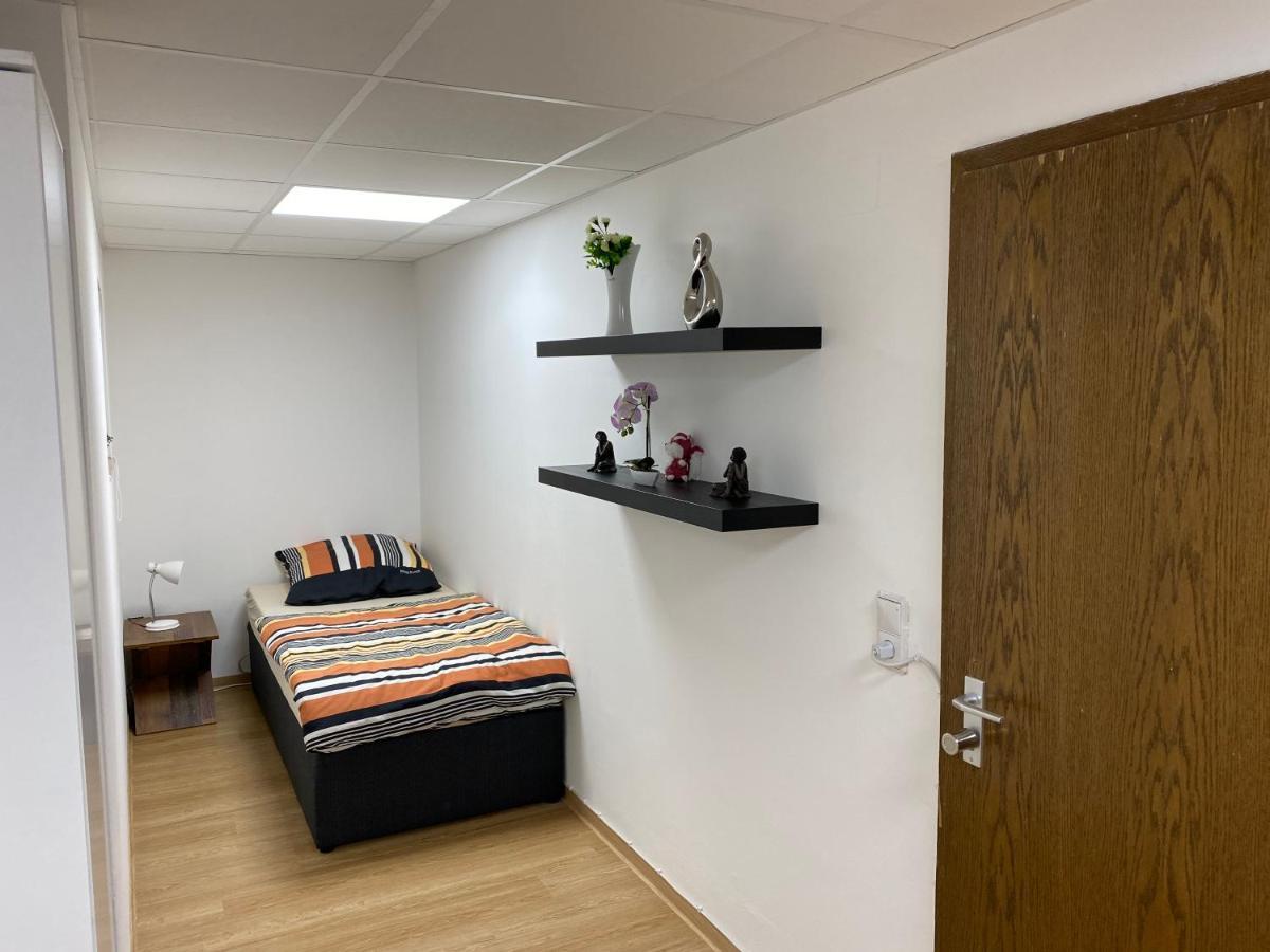 Apartments Rhona III Und IV Neunkirchen City Екстер'єр фото
