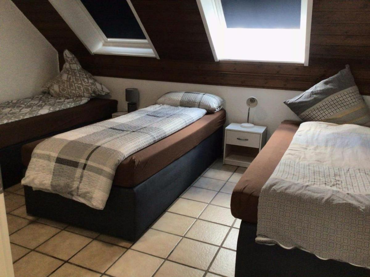 Apartments Rhona III Und IV Neunkirchen City Екстер'єр фото