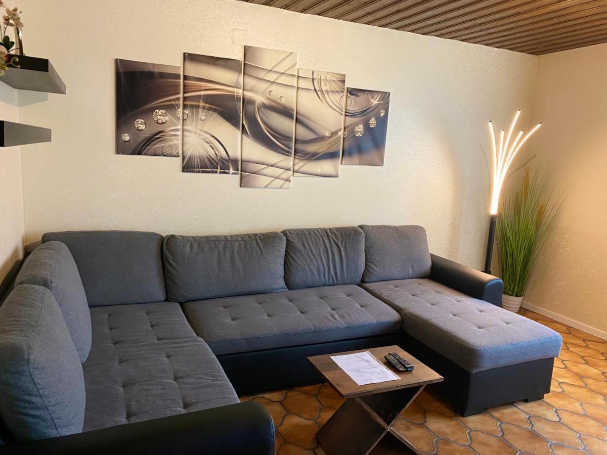 Apartments Rhona III Und IV Neunkirchen City Екстер'єр фото